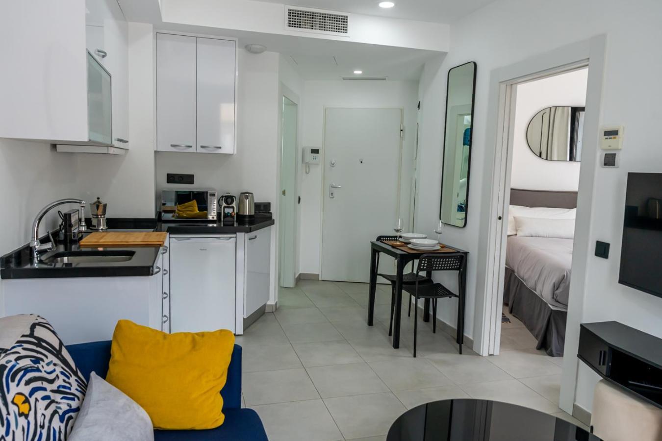 Appartement Modern Wave Escape With Private Parking And Rooftop Pool By Namaste Elite Torremolinos