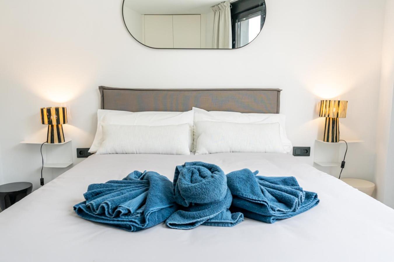 Apartment Modern Wave Escape With Private Parking And Rooftop Pool By Namaste Elite