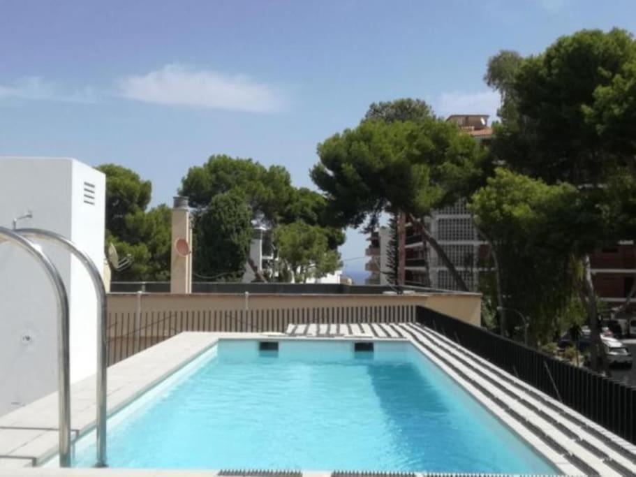 Modern Wave Escape With Private Parking And Rooftop Pool By Namaste Elite Apartment